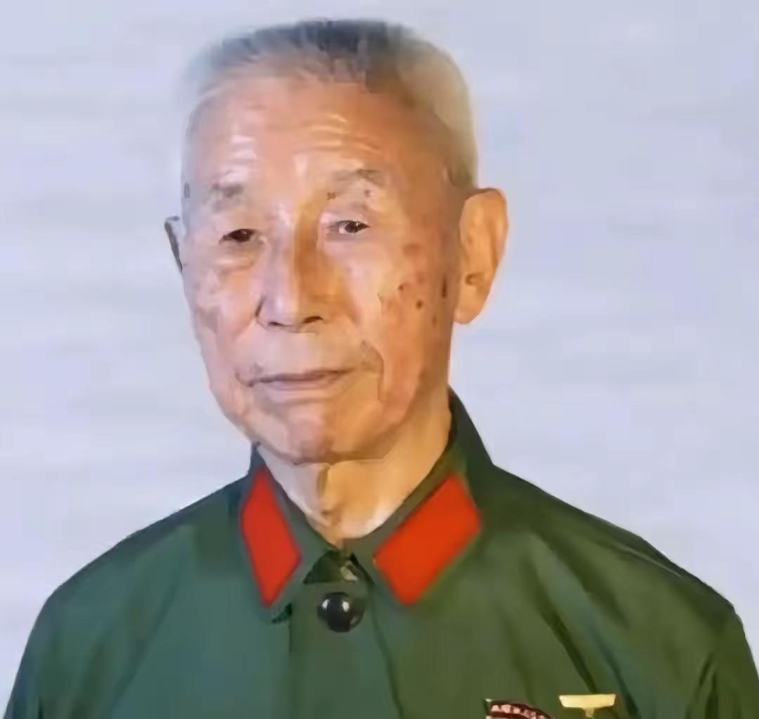 1981年的法卡山战斗中，时任步兵九团团长的伍先平率部作为主攻部队，攻克了战略要