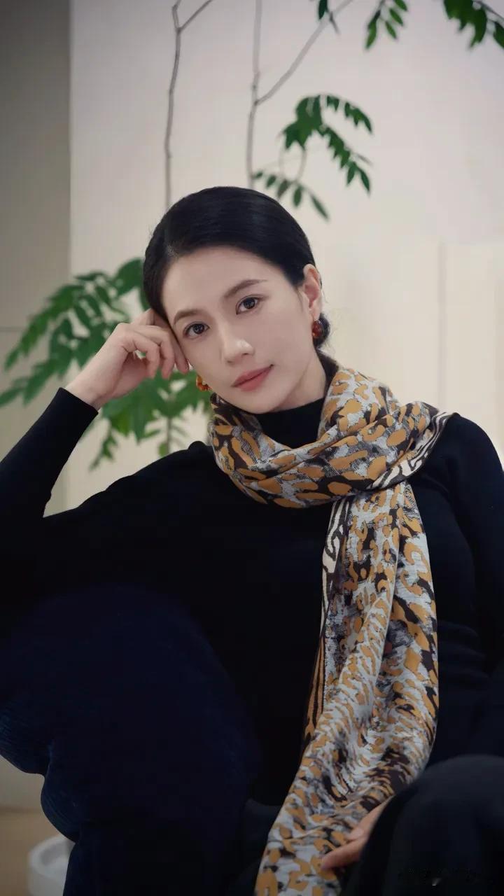 人生就是如此，相同的地点，每个人遇到的风景却不同。图一是我遇到的三清山的风景，雾