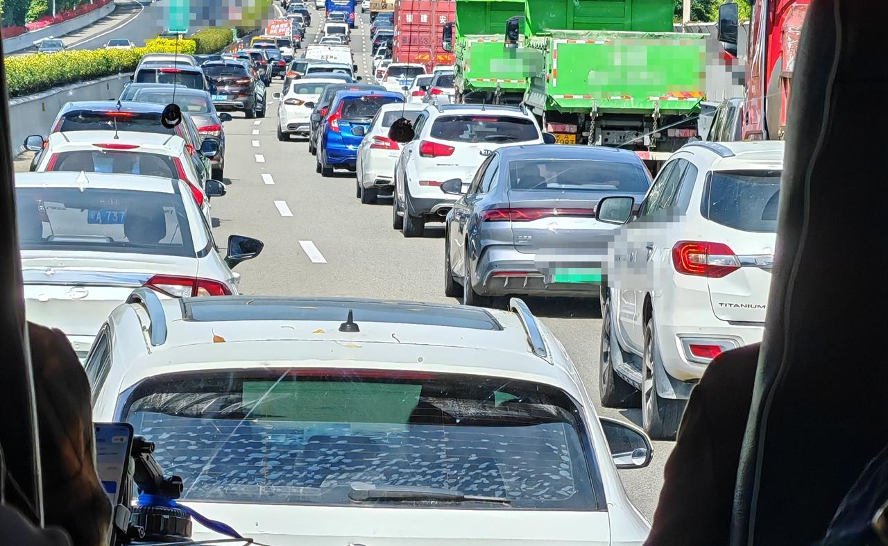 终于明白了为什么清明节一到就“全国堵车”不是大家不怕堵，也不是不想错峰，而是