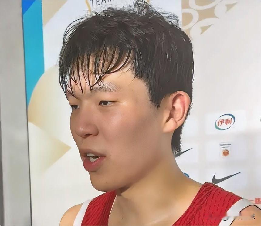 赢球功臣杨瀚森赛后说出了掏心窝的话！今日男篮世界杯亚洲区预选赛第二阶段，凭借