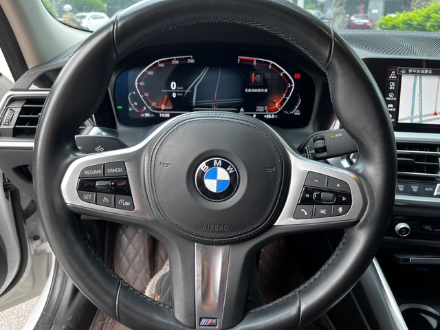 宝马325i方向盘跑偏21款宝马325i跑了快4万公里，发现方向向左跑偏，左右