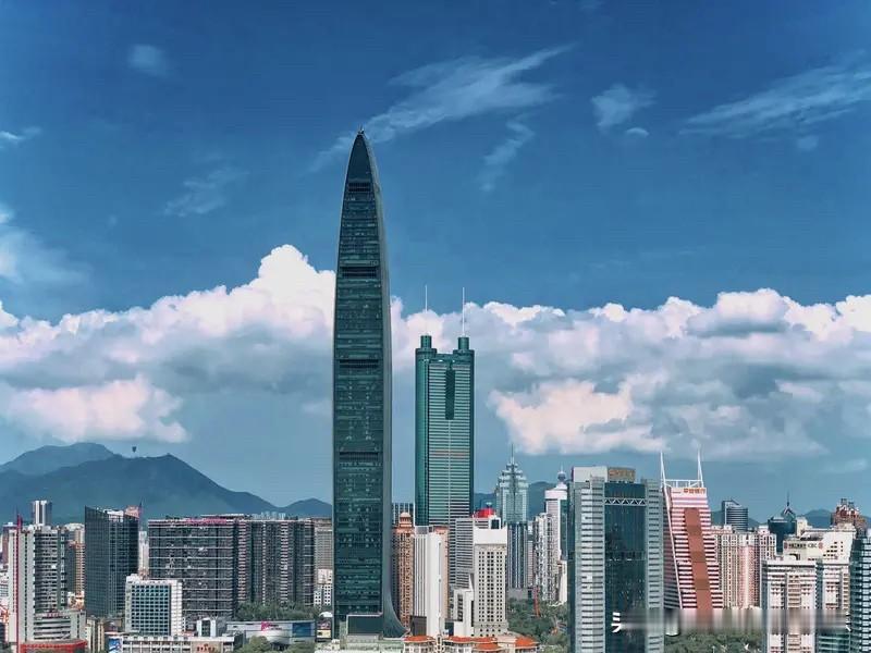 深圳房价拉下来后，同样的预算，大家买到的房子更大了。数据显示，2021年至2