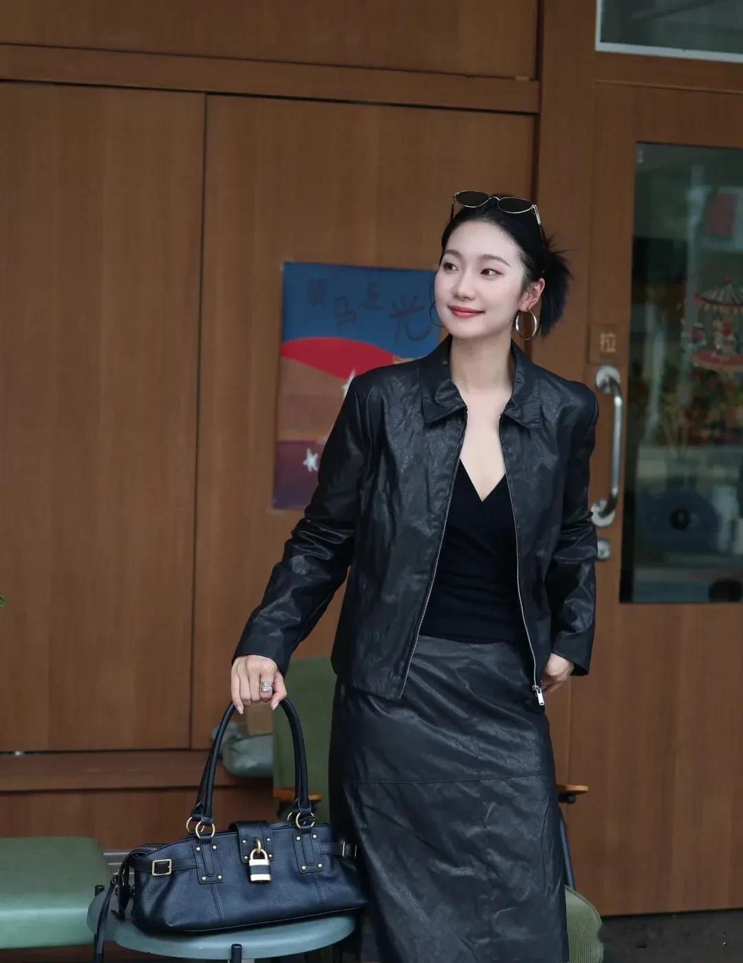 展示你的美丽街拍照吧没事就喜欢拈花惹草[/暗中观察][/暗中观察][/暗中观察]
