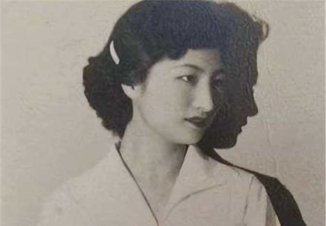 1978年，张春莲因经常买猪头肉，被举报，民警把她带走时，丈夫却愣了，张春莲说：