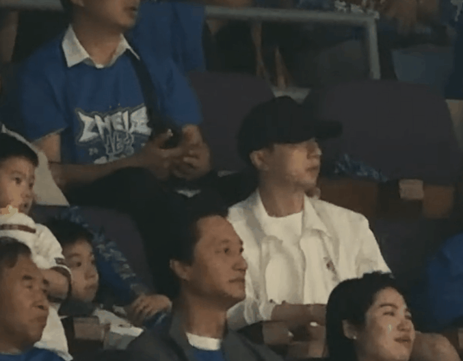 主要这里马龙已经很好笑了更郁闷的是他的郁闷还找不到人说因为夏露忙着给娃娃们解释