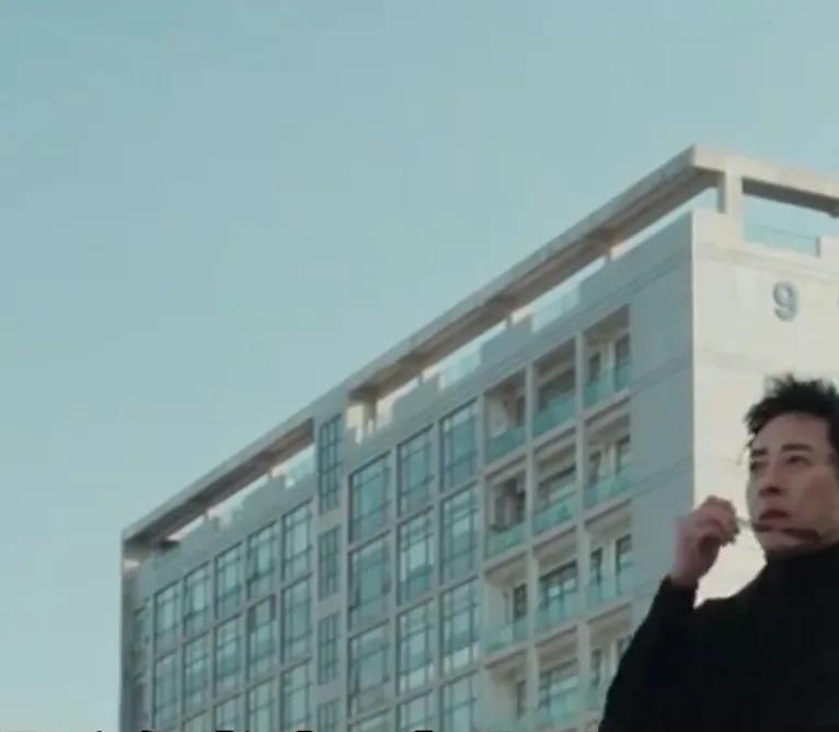 吕颂贤鬼门关走一遭！肺部感染急送ICU，暴瘦36斤险成皮包骨，昏迷中全靠妻子麦景