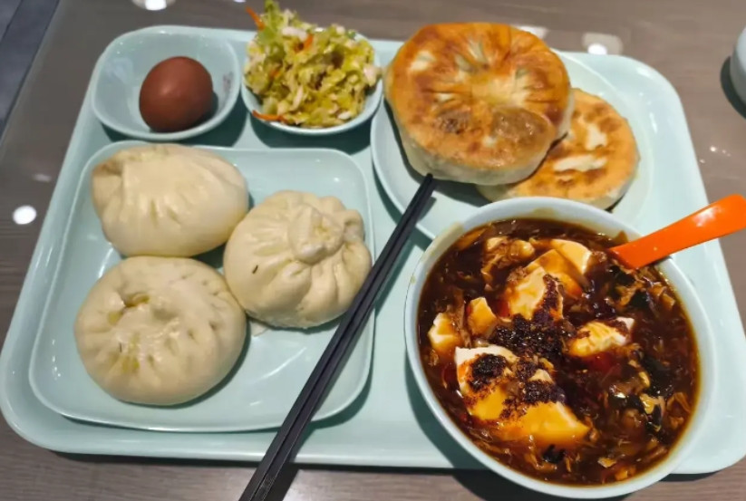 单位食堂一天二块钱