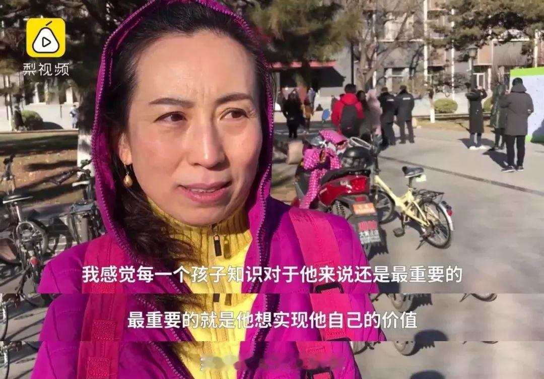 博主“能能妈妈”在昆明离世坐拥十几万粉丝的博主能能妈妈，在云南昆明安宁不幸离世，终年五十七岁。她与渐