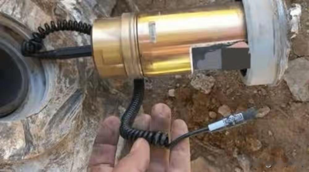 炸穿60米混凝土！伊朗连毁4枚美军“炸弹之祖”，细节太震撼央视实锤！伊朗直接