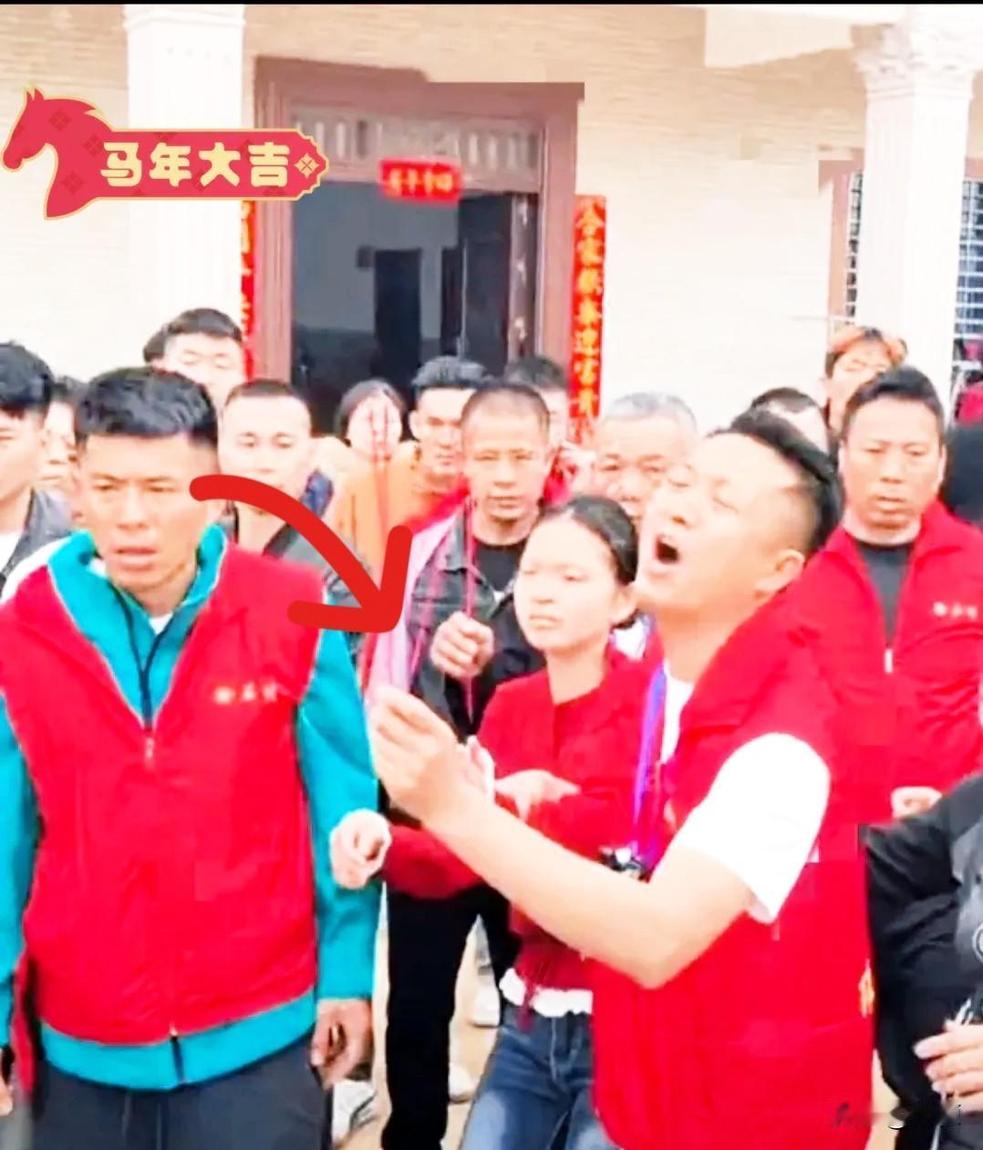 湛江那事儿，真让人心里堵得慌。几百年的妈祖仪轨，讲究的是那份独一无二的灵性连