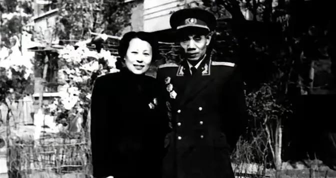 1959年，沈阳军区召开干部大会，要求与会人员必须逐一发言。听着台上的一句句发言