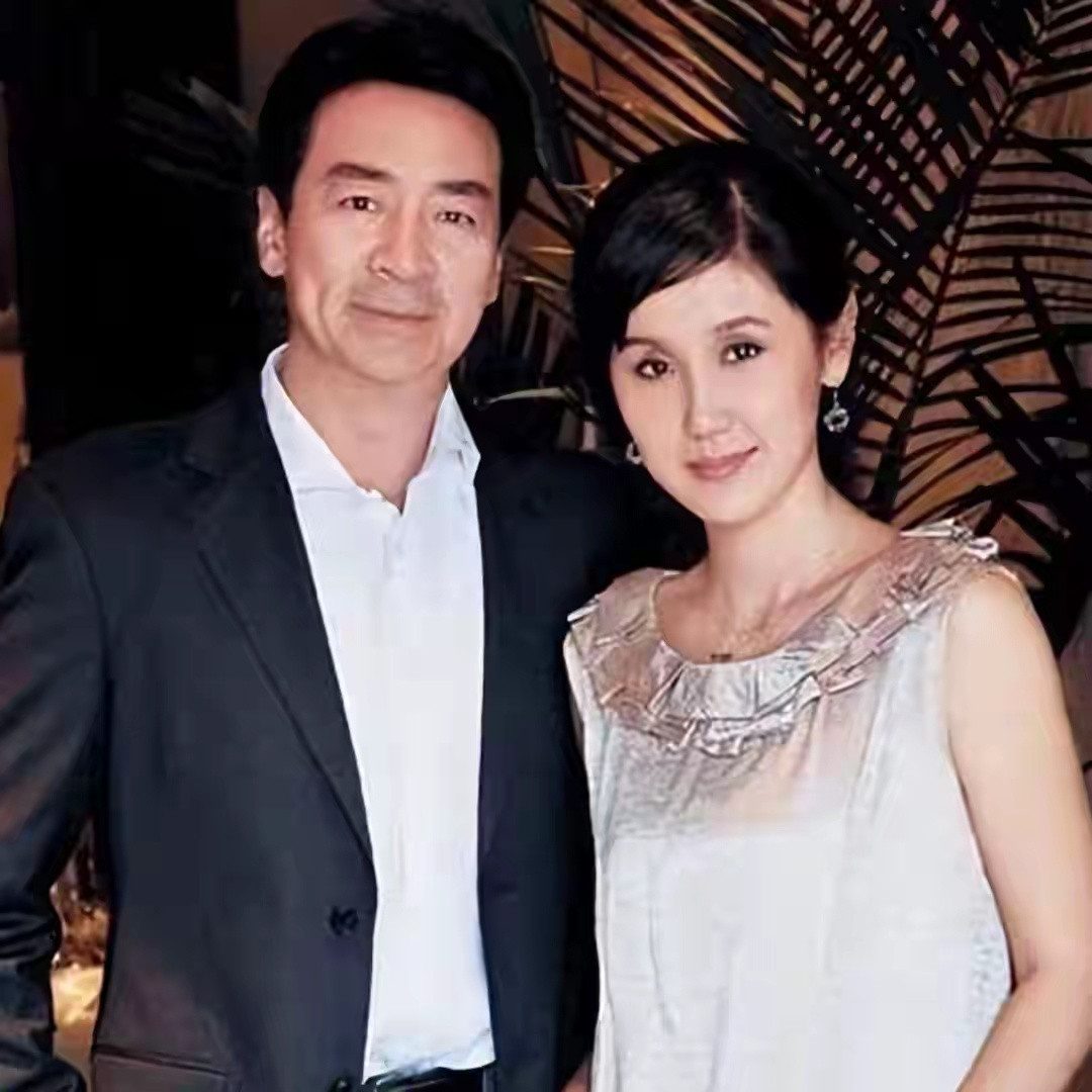 她29岁嫁50岁老戏骨，婚后连生三子女，如今成为人生赢家