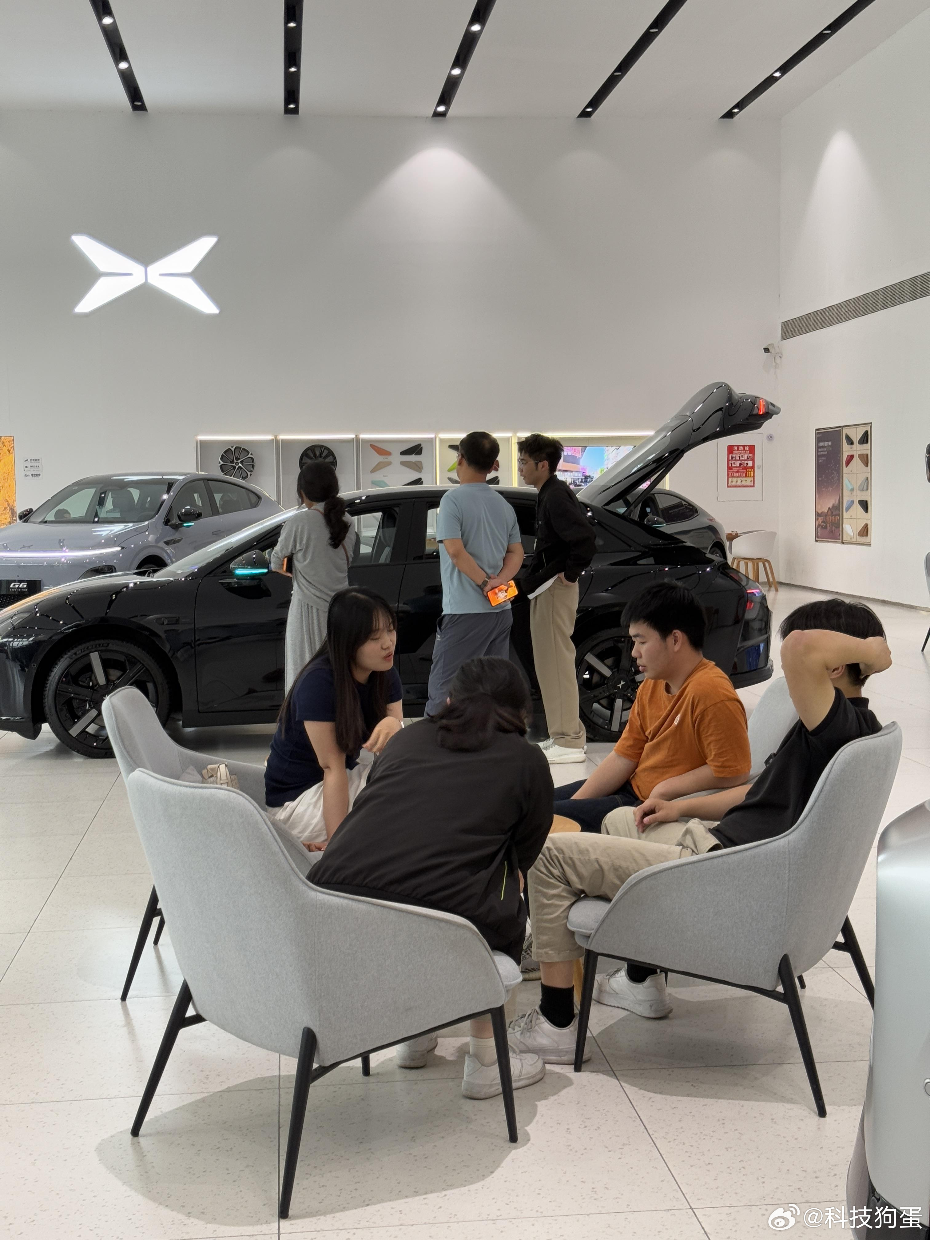 小鹏MONAM03热度好高！开放试驾后门店量直接翻倍，上周末还创了新高30岁以