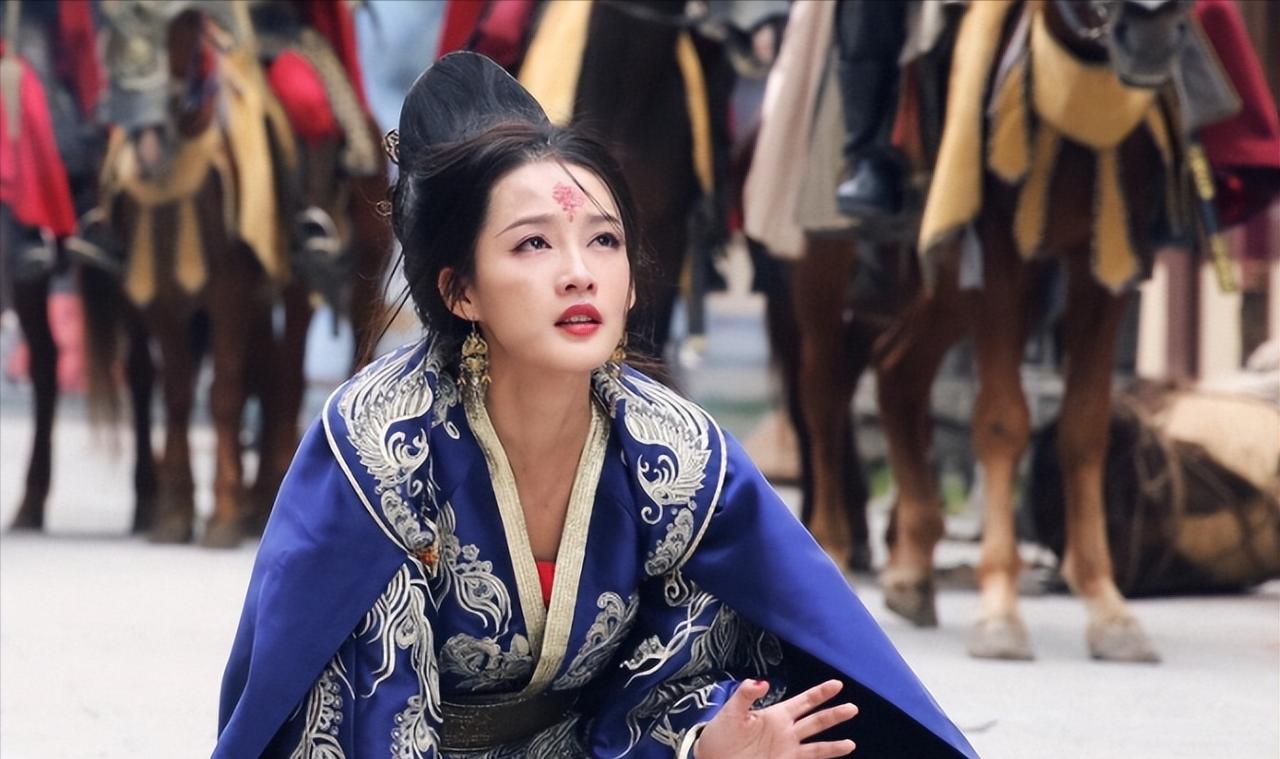 前112年，卫长公主苦苦哀求，让父亲汉武帝饶了丈夫栾大。汉武帝不理会，直接用大斧