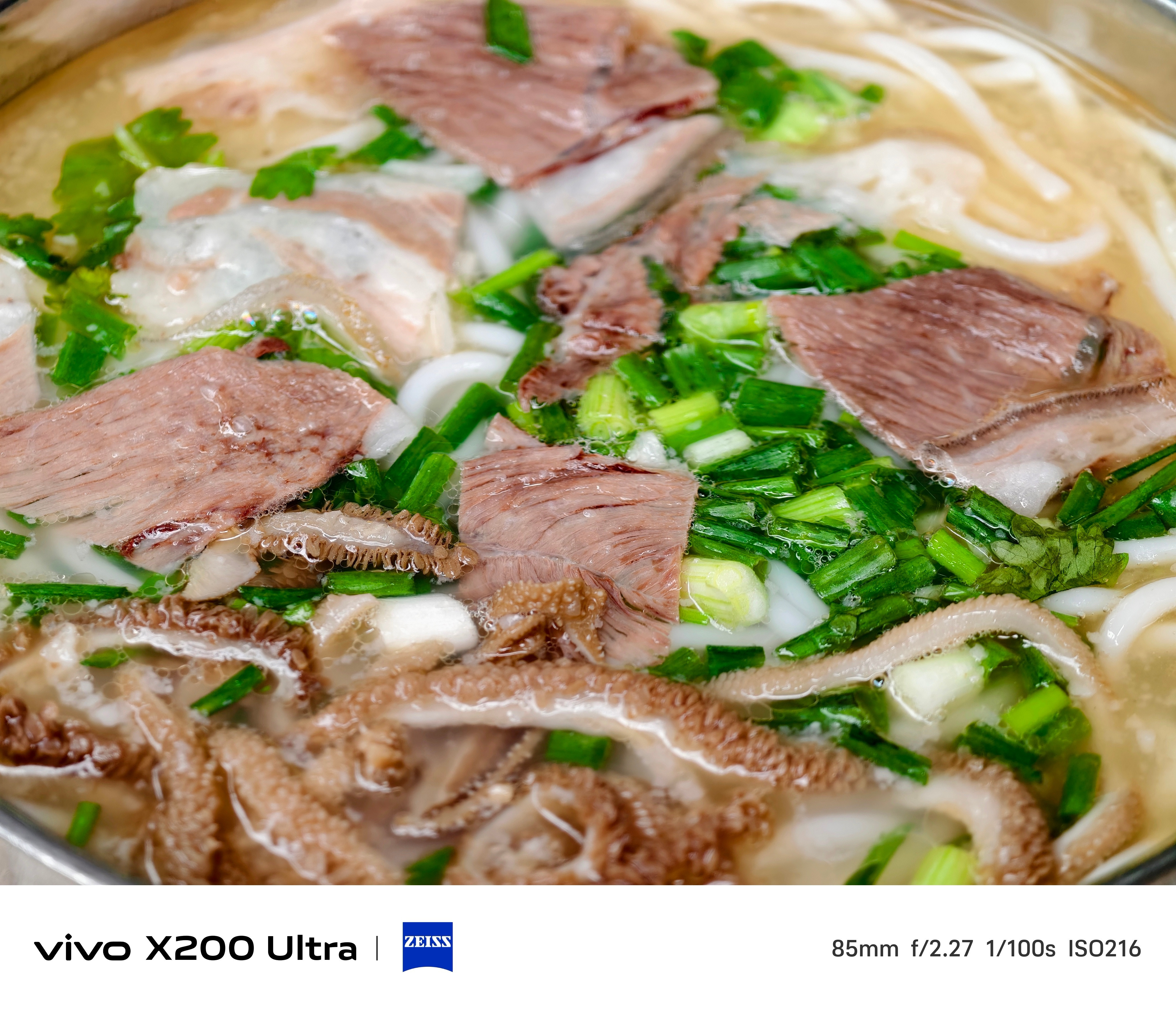 今天是下雨天，适合吃羊肉米线[笑着哭]打几分？​​​