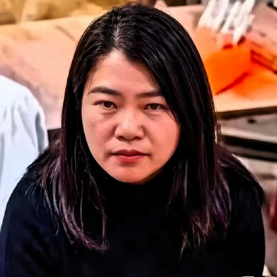 河北保定这泼油汤大姐以后的路可不太好走！高清正脸全网传播！​单位的同事、领导、