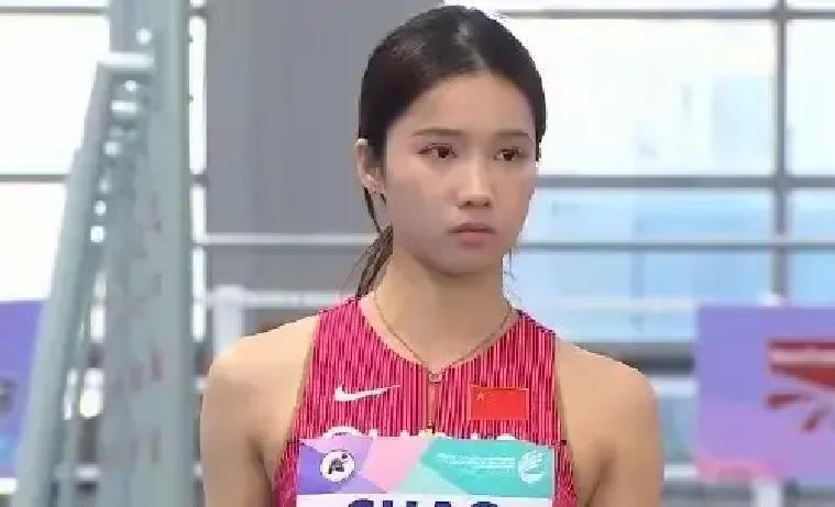 1米87，撑起了天津这场夜晚的高度吗？在天津进行的亚洲室内田径锦标赛上，女