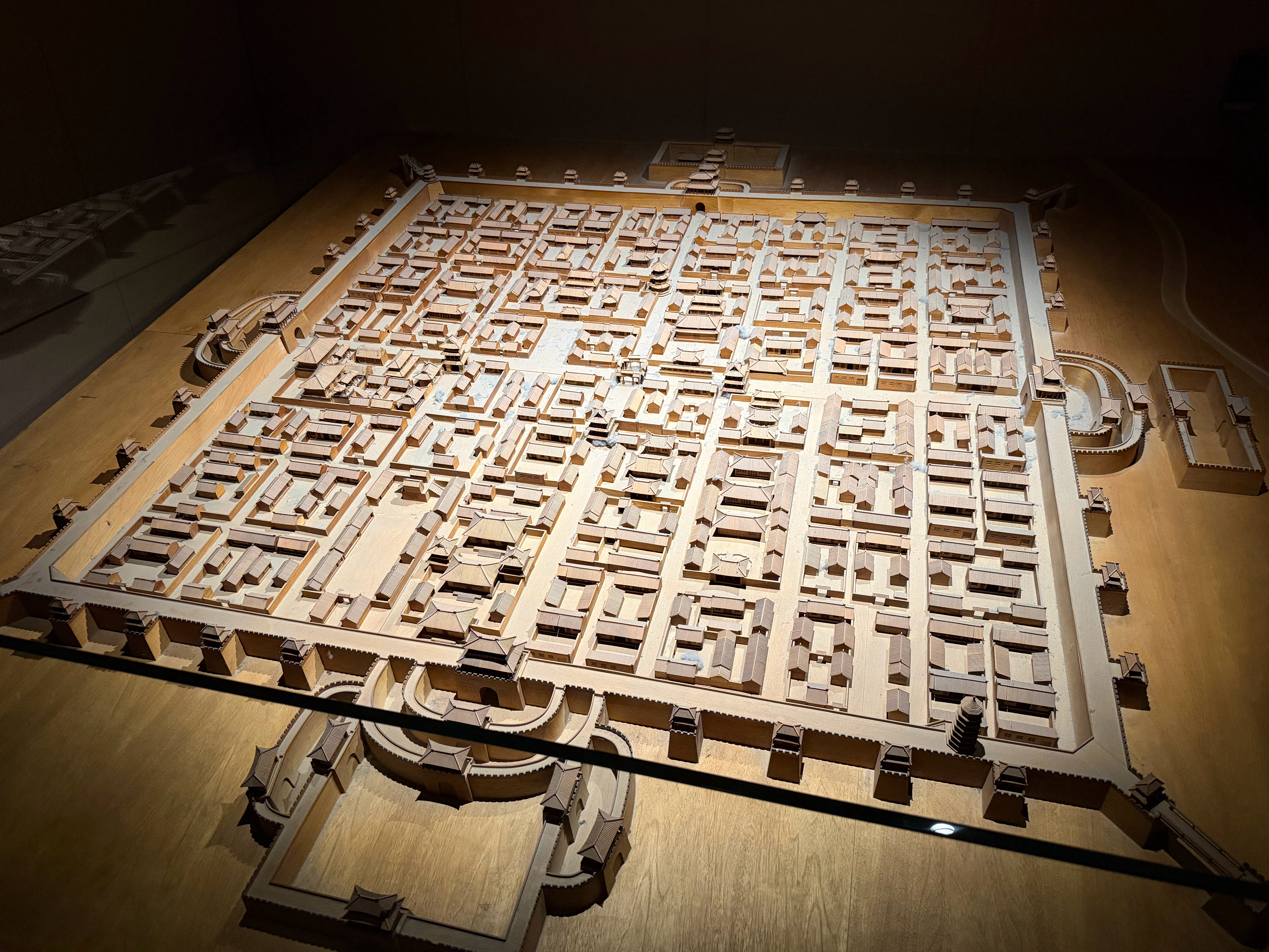 古大同古城的全貌，这地方出名的易守难攻。古时候很多名将都没有把大同拿下来最后大同