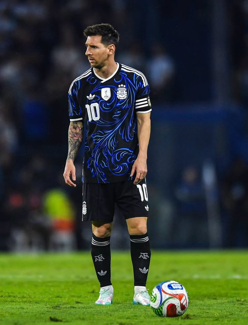 🎙阿里茨·洛佩兹赛后（毛里塔尼亚教练）：阿根廷2比1毛里塔尼亚“赛后，我拥抱