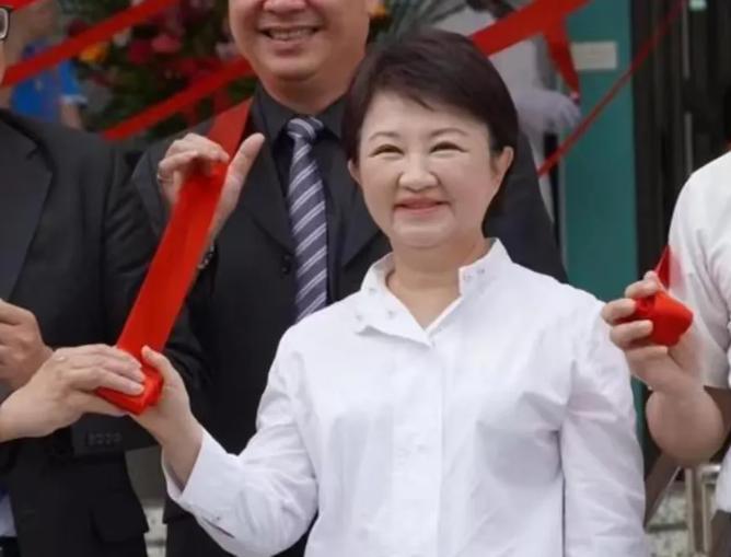 太突然了！国民党主席朱立伦居然官宣了接班人然而这个人选，并没有得到广大网友的