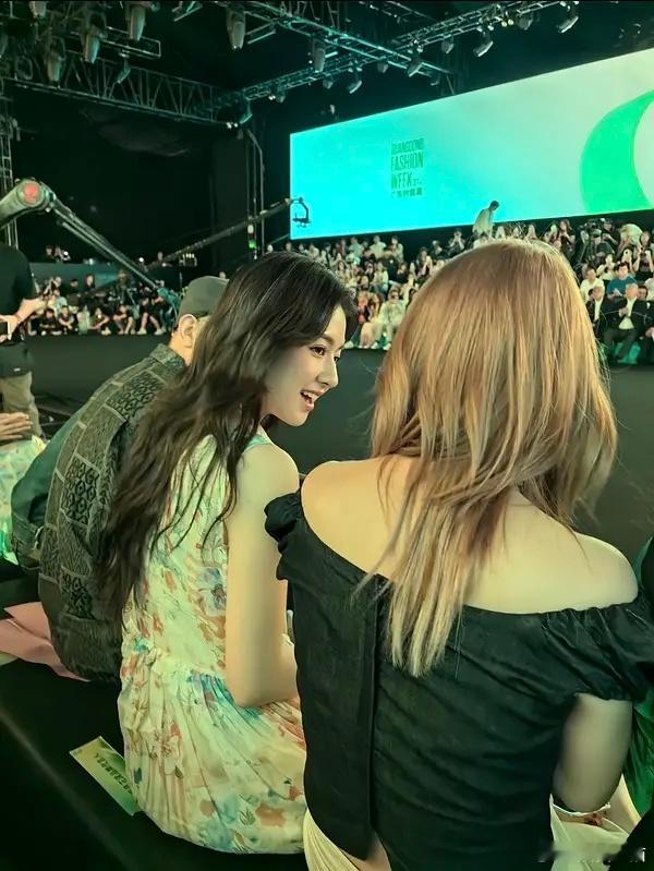 李兰迪这是又胖了吗，生图和精修差距太大了