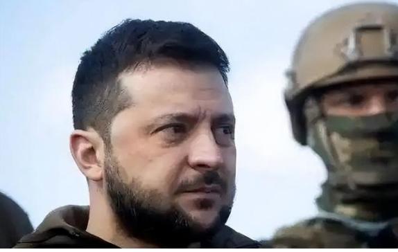 泽连斯基终于看透了！俄乌战争打到现在，乌克兰和北约才终于看明白：俄罗斯最后的希望