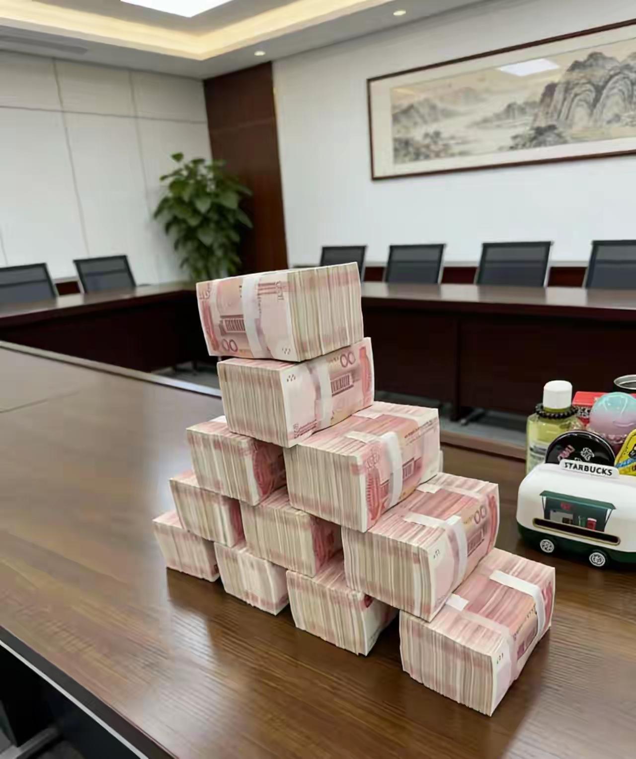 金钱和健康哪个更重要，这问题就像哈姆雷特的“生存还是毁灭”。其实，它们在不同阶段
