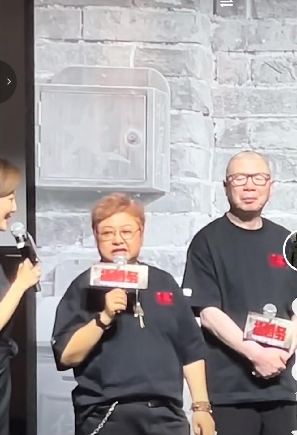 冯小刚导演的《抓特务》票房很不理想，有一个在北京的网友在此片首日就去看了，但是里