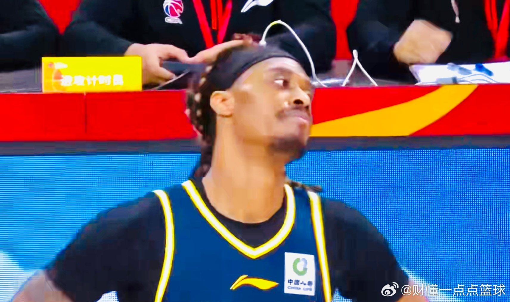 突发！据关师傅消息，萨林杰、萨姆纳均未随队出征山东，广东今晚仅以奎因、麦考尔双小