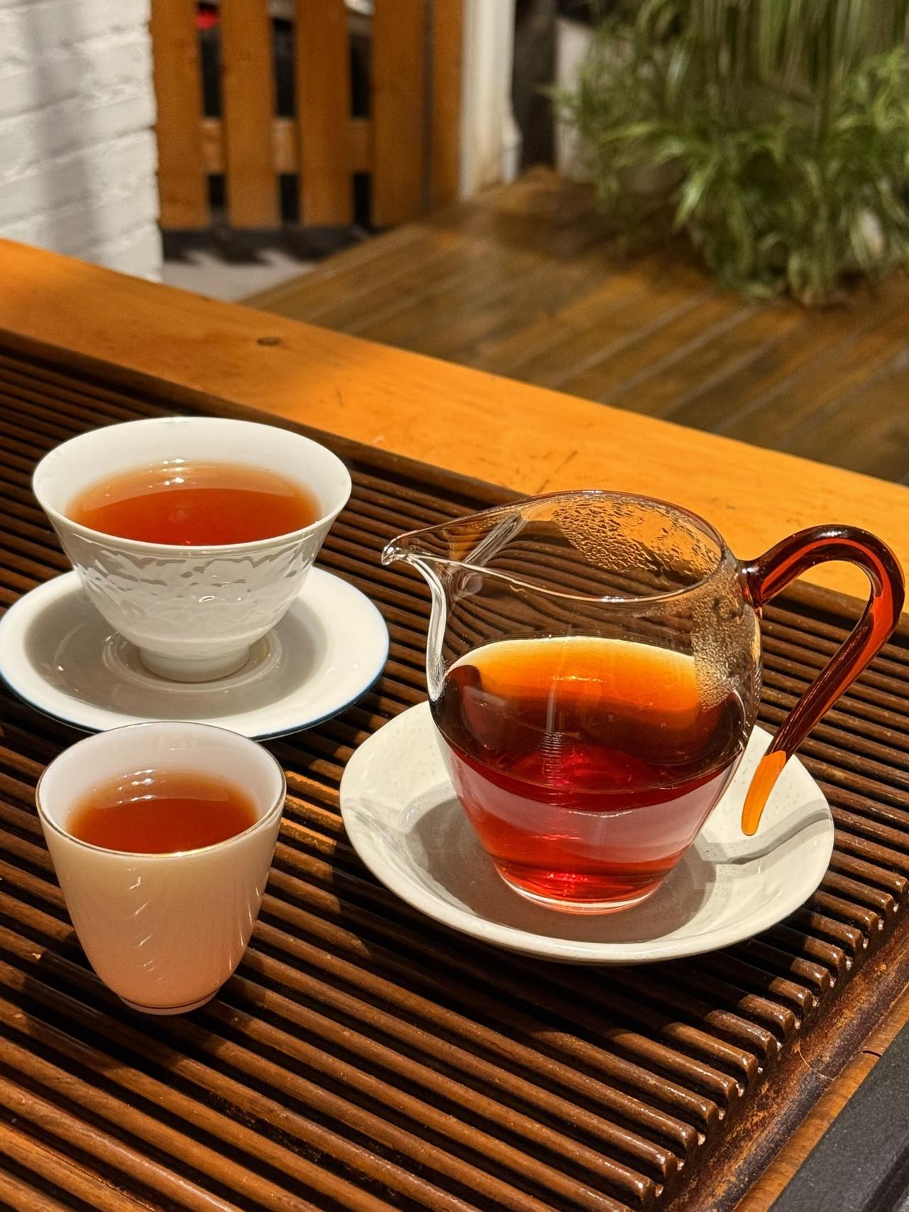 喝茶到底是不是交智商税？说说我的大实话有人说，喝茶就是交智商税，几百几千块