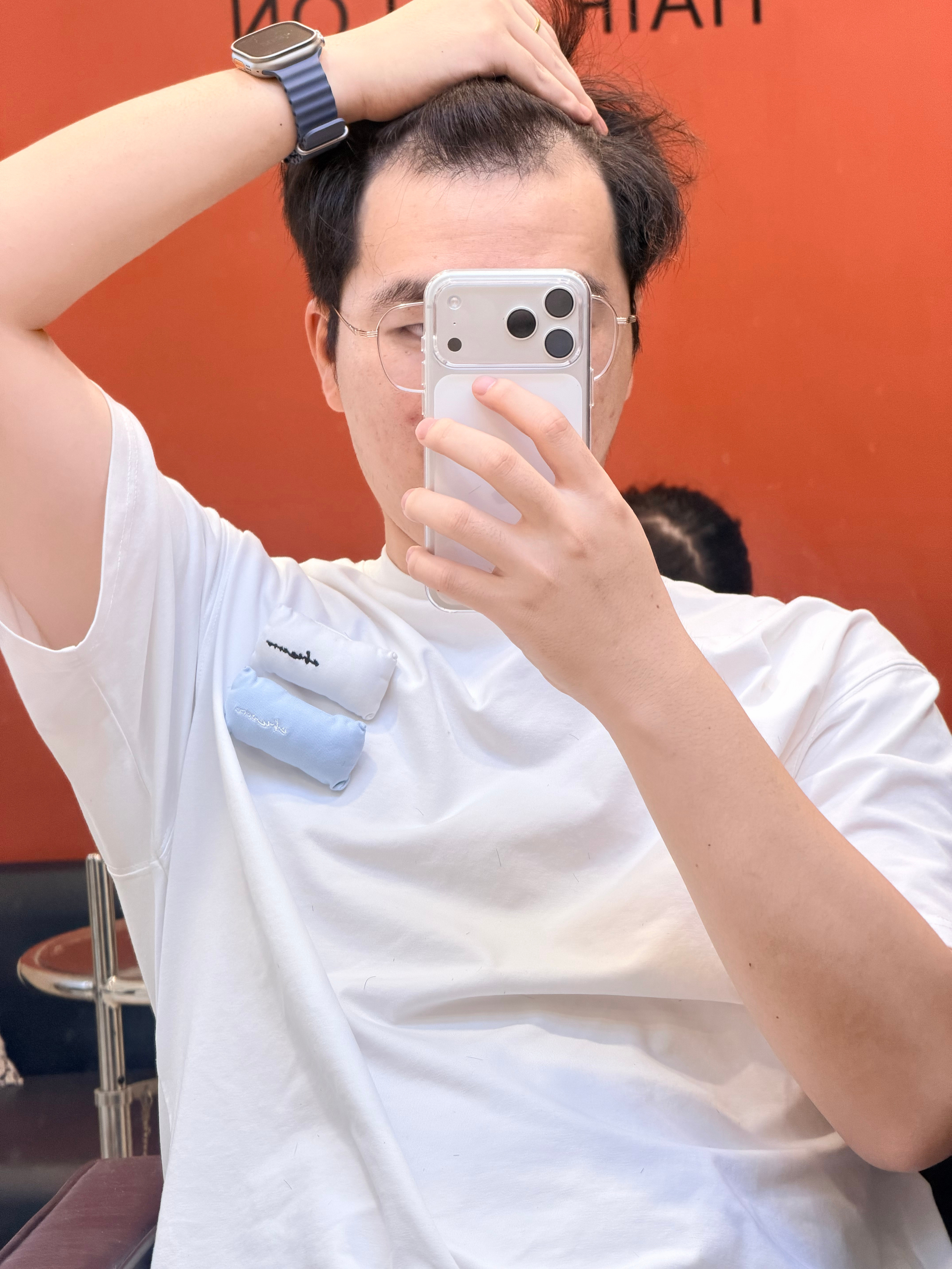 我的发际线已经这么高了吗[哭哭][哭哭][哭哭][哭哭]​​​