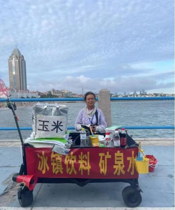 #“玉米阿姨”勇救大学生拒收感谢费#500元对一条年轻的生命来说确实太少，但这也