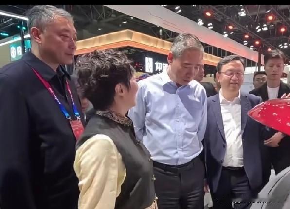 有李柯在，比亚迪无往而不胜。换句话说：芒格、巴菲特投资比亚迪，没有李柯根本不可