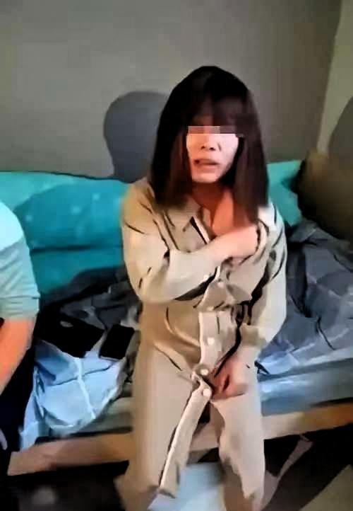 河南，7旬大爷早晨办完事，去比自己妻子小20岁的情人家中，与情人私会，在与情人相