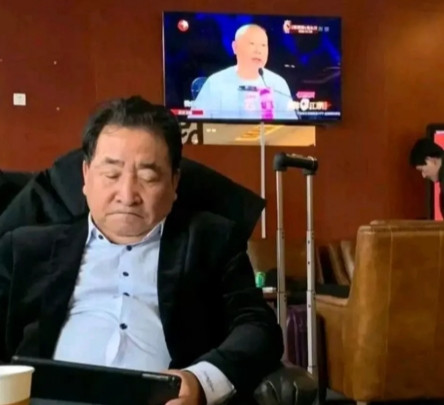 那年，姜昆公开说：“郭德纲对相声的贡献是巨大的，他带火了相声，这一点只有他做到了