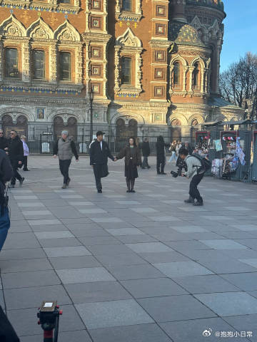 李纯马頔录制妻子的浪漫旅行妻子的浪漫旅行开录救命，马頔在俄罗斯街头的路透图也太