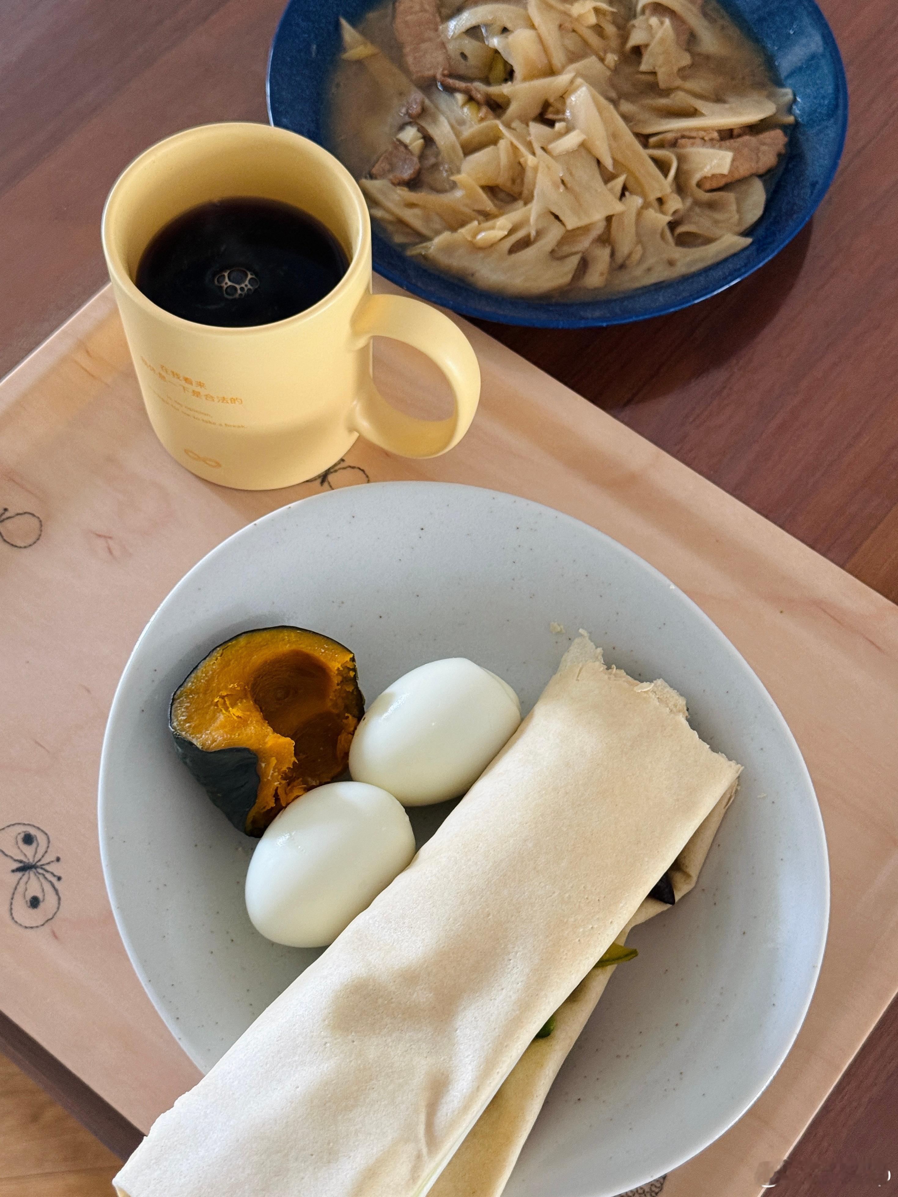 红茶+杂粮煎饼卷菜​​​