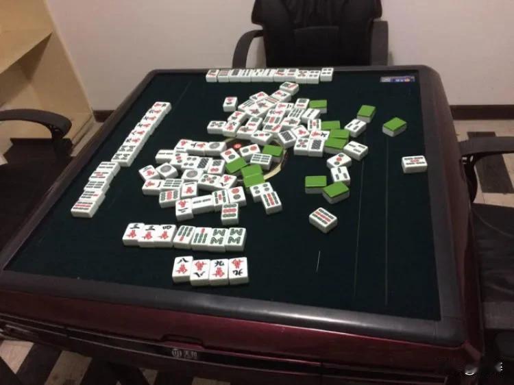 麻将桌上的人形形色色，我唯独对下面两种人格外厌恶，但凡遇到这两种人，我是无论无何