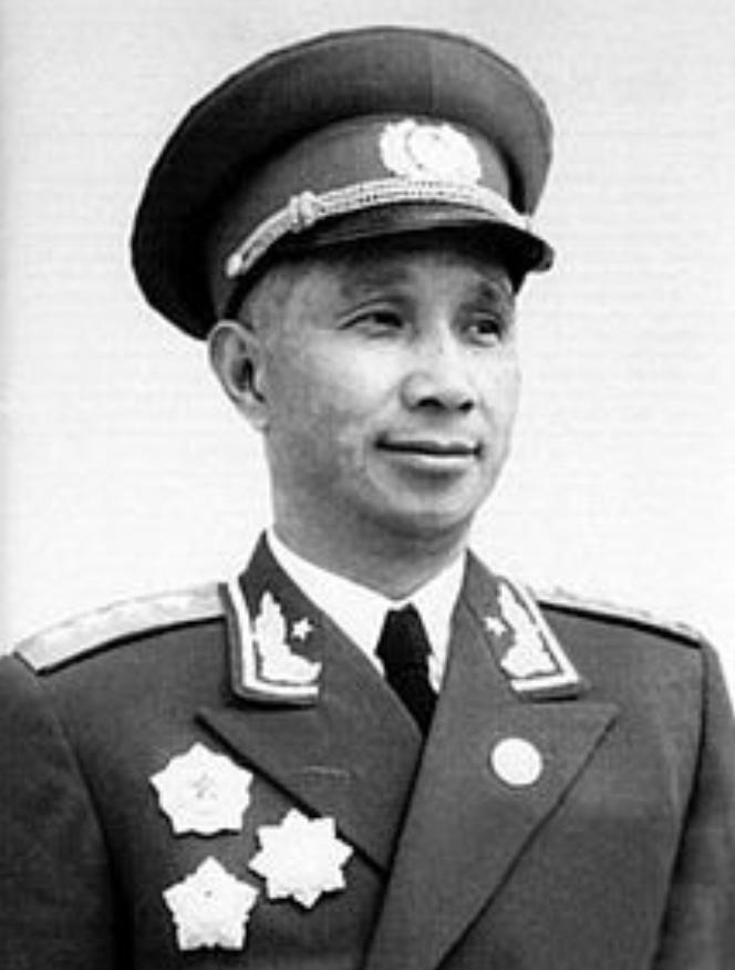 粟裕与徐向前在军事指挥方面的不同点是什么1948年6月，晋中战役打响。徐向