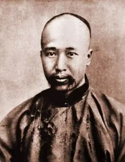 康有为“麻绳体”对联欣赏康有为（1858—1927）是广东南海县人，字祖诒，