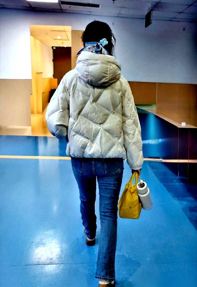 陕西一位姐姐为了给弟弟凑首付，背着丈夫把乡镇的出租房卖了，结果婚姻一夜崩盘。两个