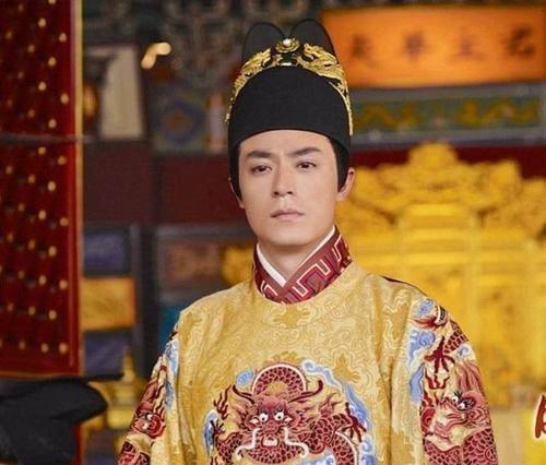 天顺八年，明英宗朱祁镇病重，钱皇后在床边泣不成声说：“皇上实非孙太后所生，实宫人
