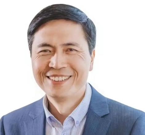 美国加州大学终身教授辞职回国，女儿放弃美籍他走那天，实验室同事以为只是休假。一