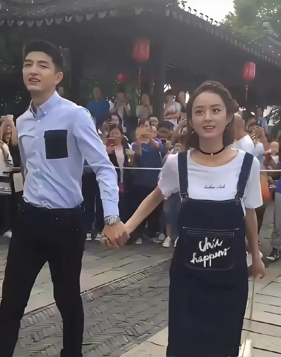 赵丽颖旁边这个帅哥好眼熟就是叫不出名字​​​