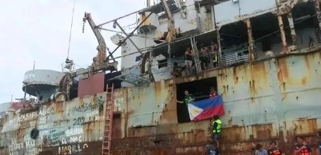 8月18日之后，再看仁爱礁，有一个事实比“补给成没成功”更值得盯住：菲律宾那艘在