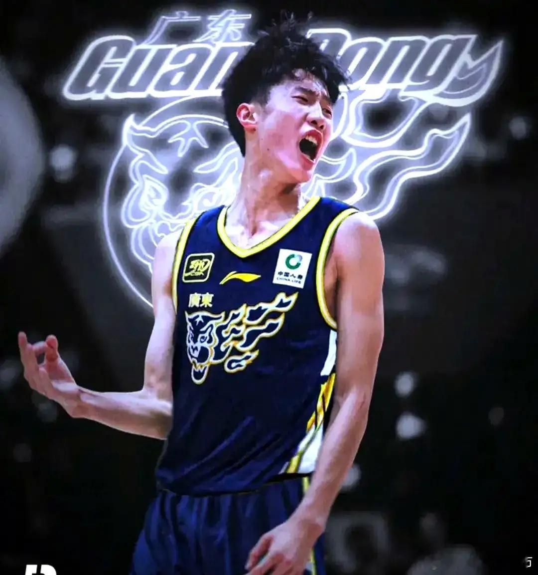 朱芳雨闷声做大事！广东男篮获得全运会冠军后，年轻小将夏振锋的去留引起球迷们的关注