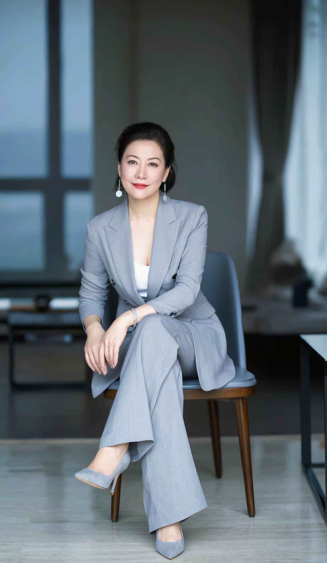 为什么很多人喜欢成熟的女性为什么越来越多人偏爱成熟女性？她们的美，从不是浮于表面