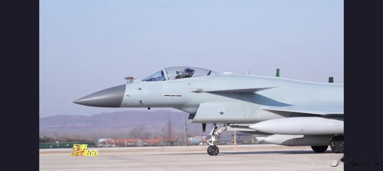 央妈公布，歼10C最新画面，亮点真的还不少……这一次，报道北部战区空军的故事