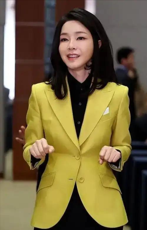 韩国前第一夫人不服判决，金建希提起上诉，特检组的反击更狠 韩国前第一夫人金建