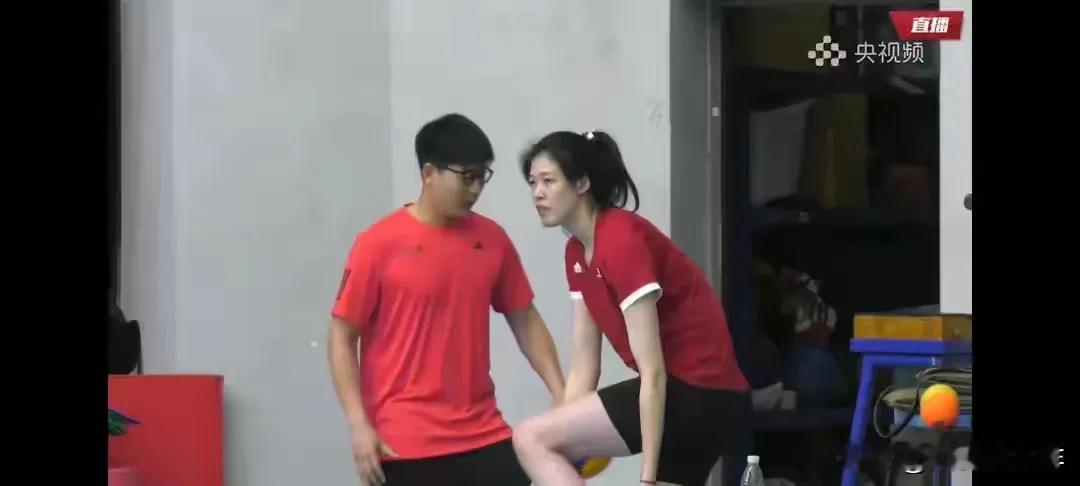 中国女排李盈莹已经参加集训！之前很多球迷都猜测李盈莹会不会参加今年的世界女排联